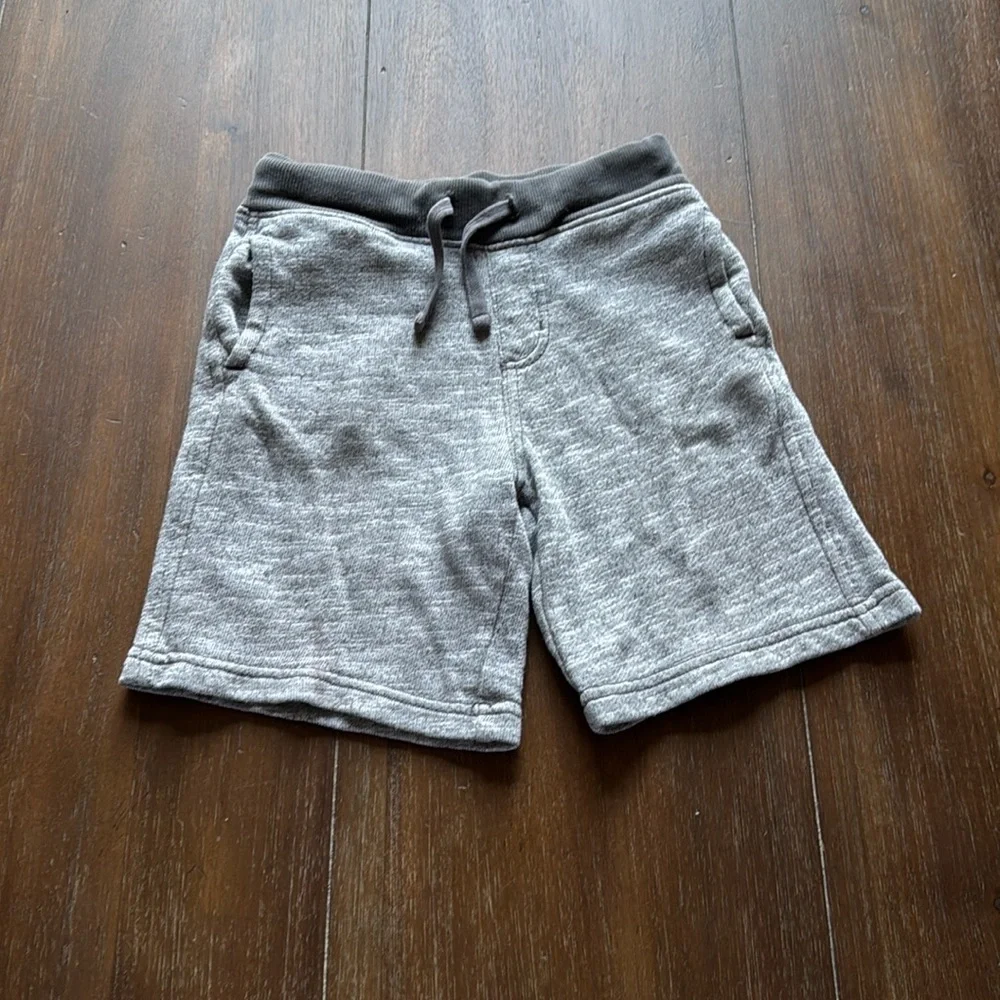 Size 5 Gymboree jogger pocketed shorts with drawstring